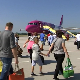 Четири лета из нове зграде аеродрома у Нишу, првој путници уручен златник