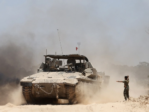 ИДФ напредује у Кан Јунису, тенкови делују у Рафи; Нетанјаху данас са Трампом на Флориди