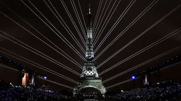 Отворене ОИ у Паризу – олимпијски пламен лебди изнад француске престонице