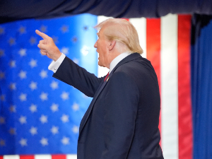 Трамп пристао на разговор у својству жртве са ФБИ који истражује атентат на њега