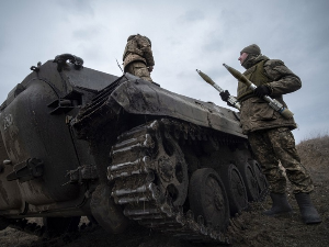 Зеленски на линији фронта у Харкову; Немачка: Не плашимо се претњи Путина због распоређивања ракета 