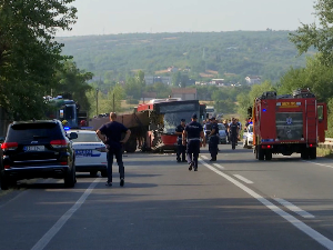 У саобраћајној несрећи код Умке једна особа погинула, 18 повређених од којих петоро теже - ухапшен возач аутобуса