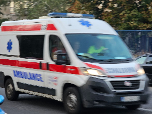 Судар теретног возила и комбија код Панчевачког моста, повређене две особе