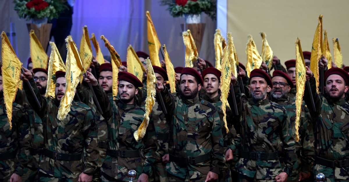 Израел се припрема за вишедневни напад Ирана и Хезболаха; Западни држављани напуштају Либан