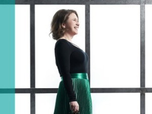 Клои Ханслип, виолина