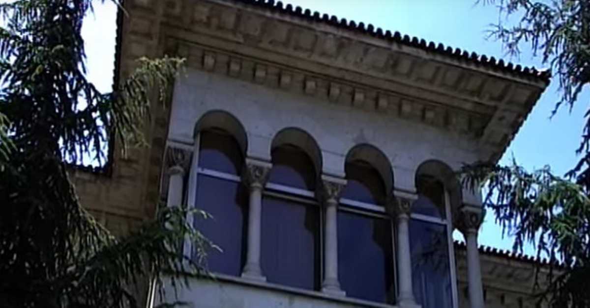 Наши сусрети: Поглед кроз кључаоницу – Дворске тајне	