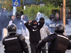 Нереди у Новом Пазару, полиција спречила навијаче да уђу на стадион