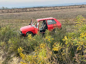 У преврнутом возилу у каналу у Адешевацима пронађена тела две особе