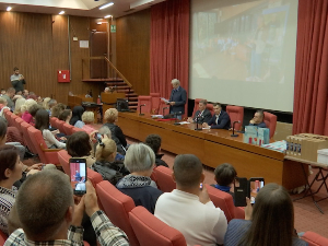 Писао песме за њих, а сад их подстиче да сами пишу – Ршум наградио најмлађе писце и песнике