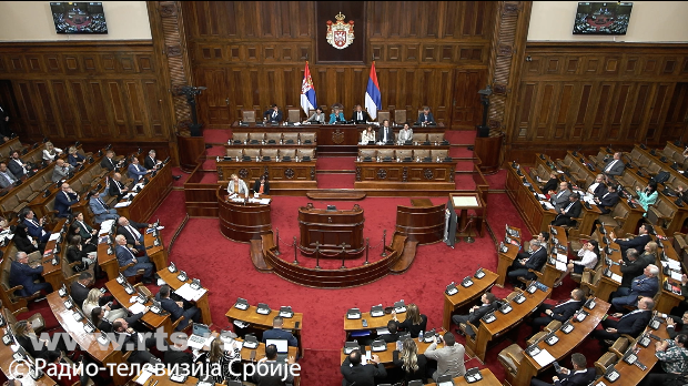 Магазин на Првом: Скупштина заседа следеће недеље, политичка криза се наставља Магазин на Првом: Скупштина заседа следеће недеље, политичка криза се наставља