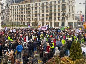 Петнаест минута тишине у више градова за настрадале у Новом Саду,  окупљање студената код Палате правде у Београду