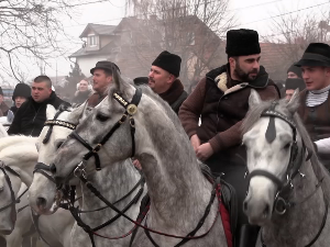 Кад коњаници растерају зло – како изгледа вијање Малог Божића у Руми