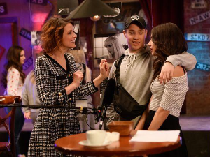 Анин свет:	Анин свет