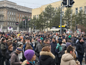 Блокада саобраћаја код Правног факултета због инцидента у Рззвелтовој када је повређена студенткиња