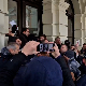 Инциденти испред Градске куће у Новом Саду, премијер апелује на спуштање тензија и смиривање страсти