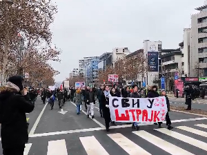 Протест ученика средњих школа у Новом Саду, 15 минута тишине