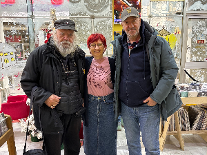 Слушај 'вамо!