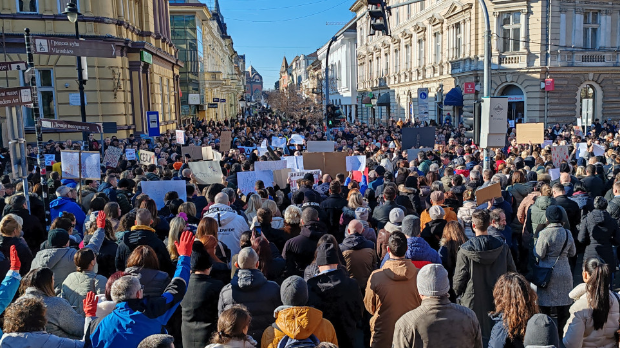 Студенти блокирали бројне раскрснице, протести широм Србије - Повређено двоје студената у инциденту у Јурија Гагарина