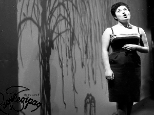 Портрет – Нада Кнежевић