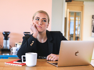 Два кључна начина за борбу против налета умора на послу  Два кључна начина за борбу против налета умора на послу