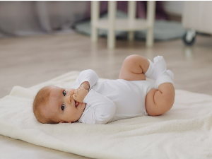 Бебе почињу да усвајају вештину говора много раније него што се мислило