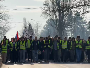 Студенти београдских факултета наставили пут ка Новом Саду после проведене ноћи у Инђији