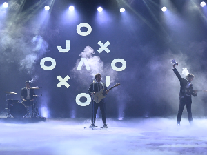 Слушај 'вамо!