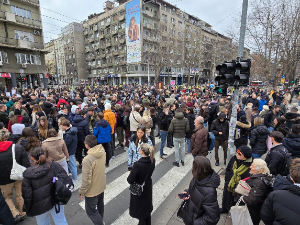 Протести и блокаде - скуп испред Филозофског факултета у Београду 