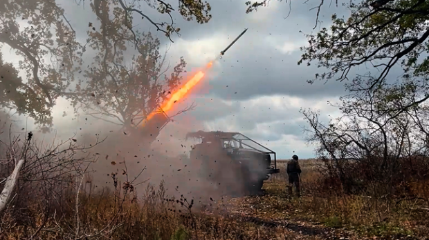 Напад на Дњепропетровску област, погинуле две особе; Орбан критиковао план ЕУ да 20 одсто буџета иде Украјини (Tanjug/AP / Russian Defense Ministry Press Service ) Напад на Дњепропетровску област, погинуле две особе; Орбан критиковао план ЕУ да 20 одсто буџета иде Украјини