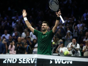 Ђоковић најбољи спортиста године у избору "Глоуб сокера", Роналдо му уручио награду