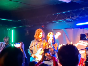 Нишлије музиком за лечење седамнаестогодишње Данице