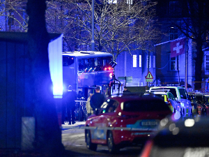 Аутобус улетео у аутобуско стајалиште у Стокхолму - три особе погинуле, више повређено