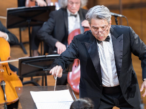 Музички спектакл на Коларцу - Пачо Флорес и Симфонијски оркестар РТС-а