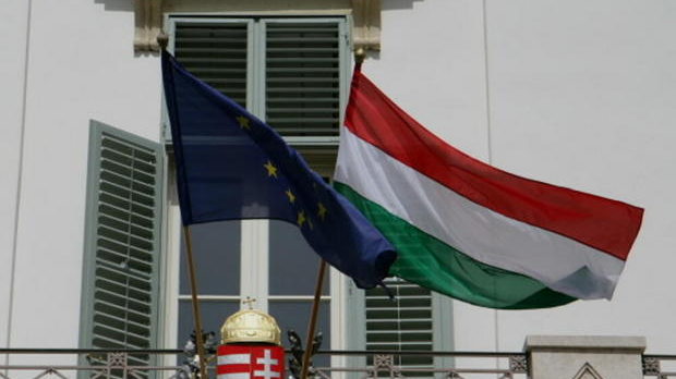 Агора: Мађарска и Европска унија