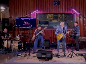 Звучни зид – ЈУ Група