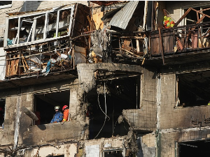 Русија ФПВ дроновима напала Никопољски округ; Макрон: Надам се миру у Украјини пре 2027. године