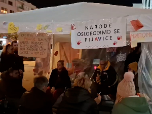 Миломир Јаћимовић прекинуо штрајк глађу, остаје испред Бановине