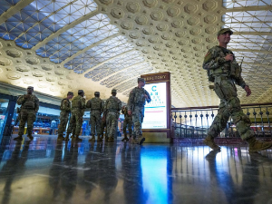 Суд привремено блокирао Трампову одлуку о слању Националне гарде у Вашингтон