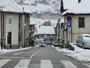 Облачно и хладно, понегде пахуље и у нижим пределима