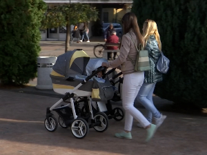 Разматра се продужење породиљског одсуства – друго дете у фокусу  