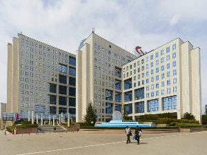 НИС чека лиценцу – разговори се настављају, Американци на потезу