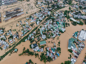 Кише покренуле клизишта у Вијетнаму, погинуло најмање 90 људи