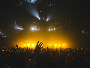 Звучни зид – Азра