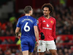 Бизаран црвени картон није коштао Евертон, Јунајтеду ништа не помаже