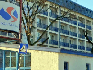 Хитна помоћ: Тешко повређена девојка, пала с терасе у Студентском граду