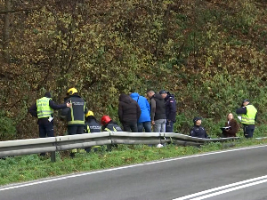 Пронађена тела девојке и мушкарца у аутомобилу у каналу у близини Чачка 