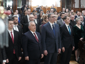 Вучићу и Орбану додељене награде Фондације 