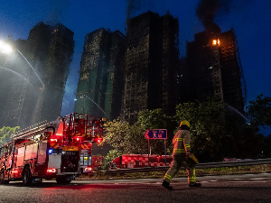 Пожар у Хонгконгу – више од 70 страдалих, стотине несталих; пронађене сумњиве изолационе плоче