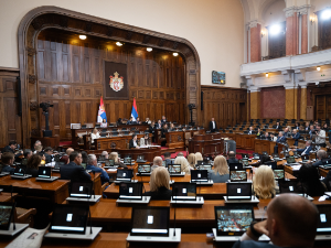 Посланици расправљају о амандманима на буџет и на друга законска решења, полемика о НИС-у