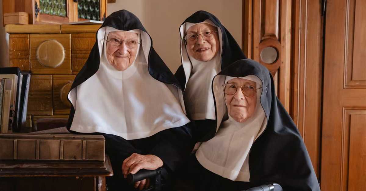 Одбеглим монахињама дозвољено да остану у манастиру ако напусте друштвене мреже